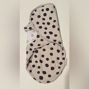 Ely’s & Co Black and Gray Polka Dot Swaddle 0-3 Months